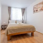 Апартаменты Park Slaski Snug By Bookinghost *